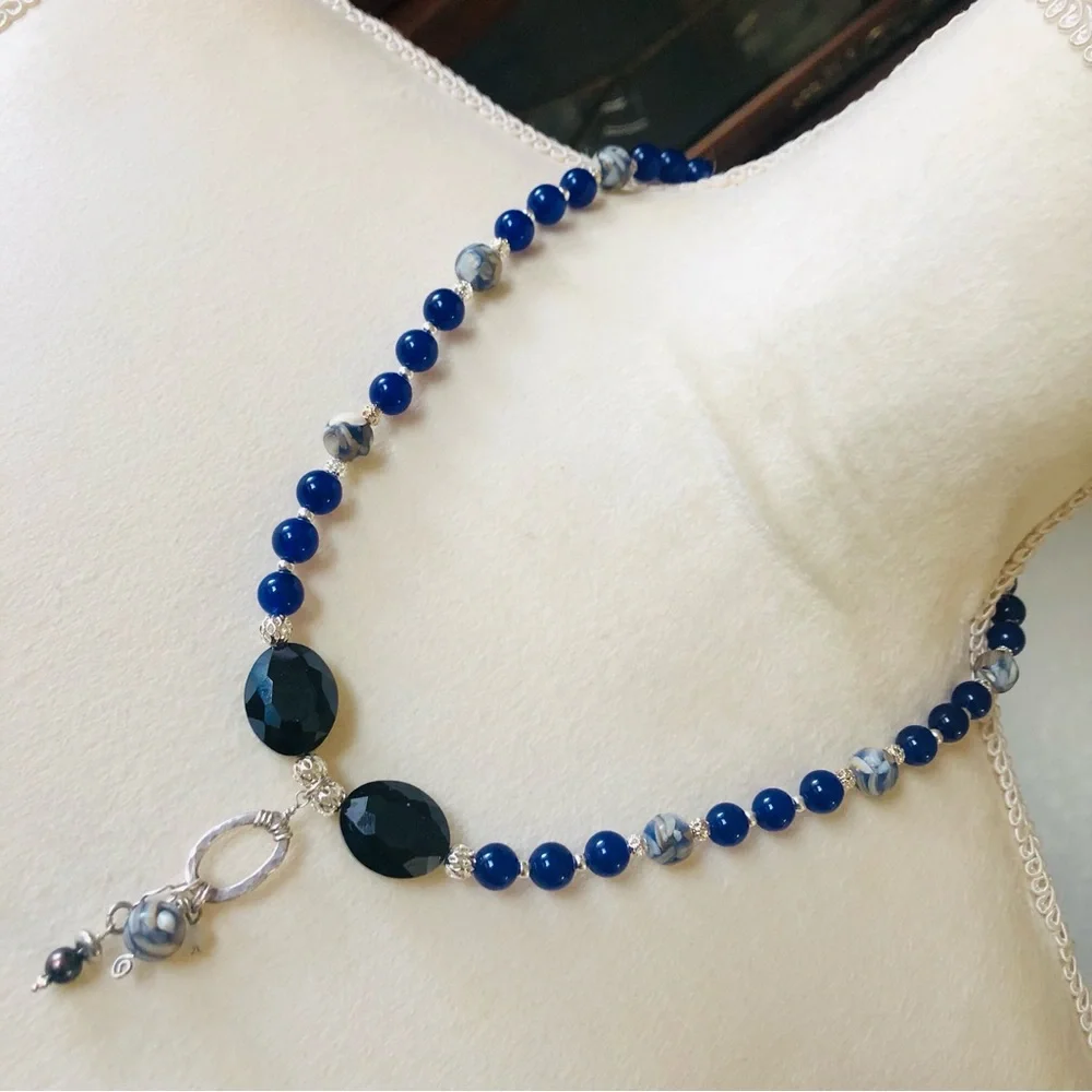 Handcrafted royal blue dyed agate faceted crystal cal-silica bead necklace